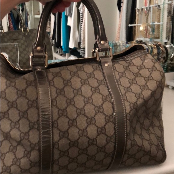 Authentic Gucci - Picture 5 of 8